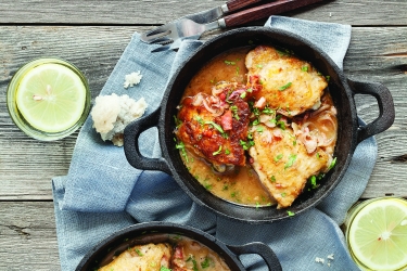 One pan chicken with bacon and wine sauce