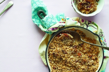 an image of peach crumble