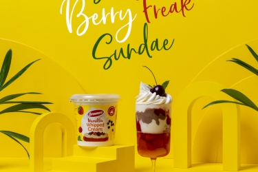 Summer Berry Freak Sundae