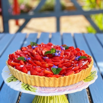 an image of a strawberry tart